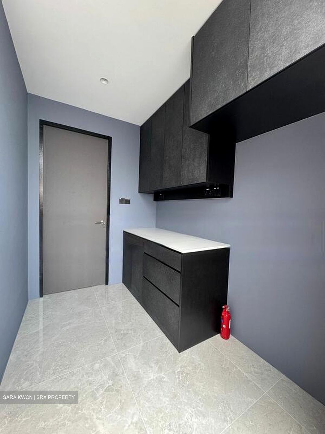 Highland Road (D19), Terrace #454342881